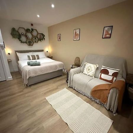 The Hive - Cosy Studio In Wells City Centre Екстериор снимка