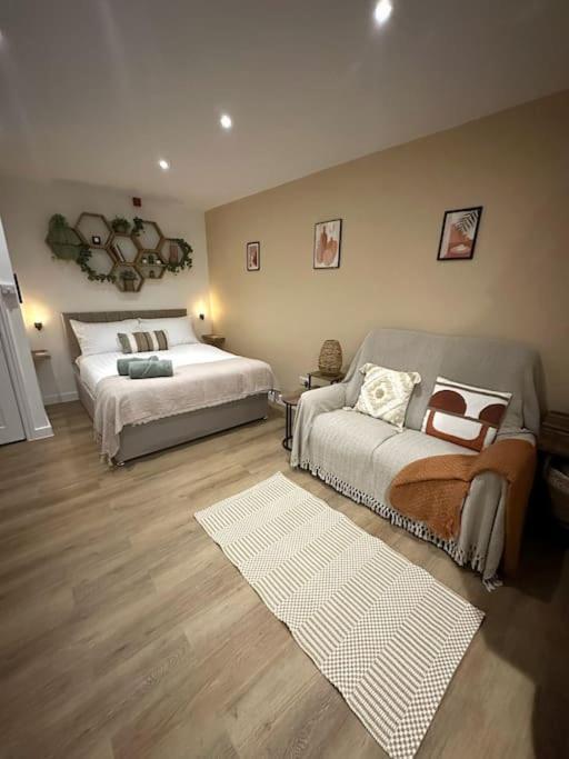 The Hive - Cosy Studio In Wells City Centre Екстериор снимка