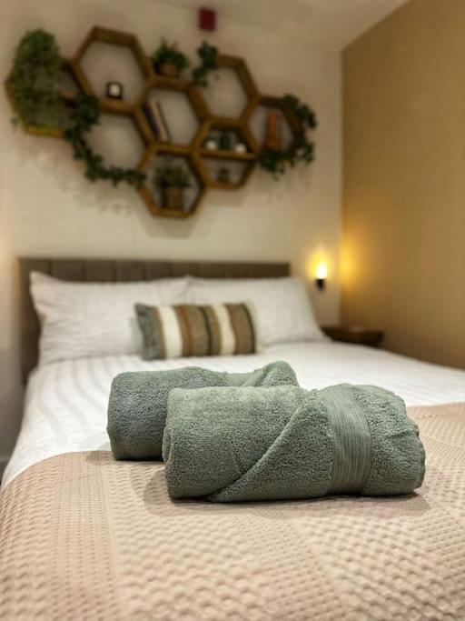 The Hive - Cosy Studio In Wells City Centre Екстериор снимка